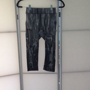 New York City skyline ankle leggings (NEVER WORN)